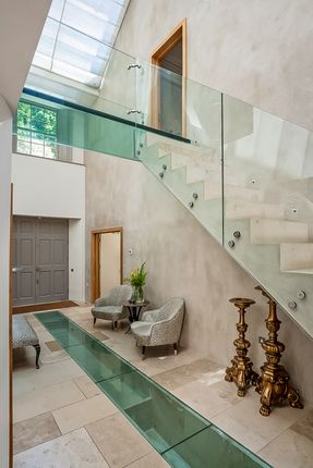 House. Partnership
