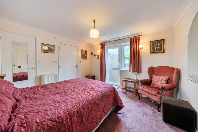 10, Waverley Drive, Ash Vale photo 4