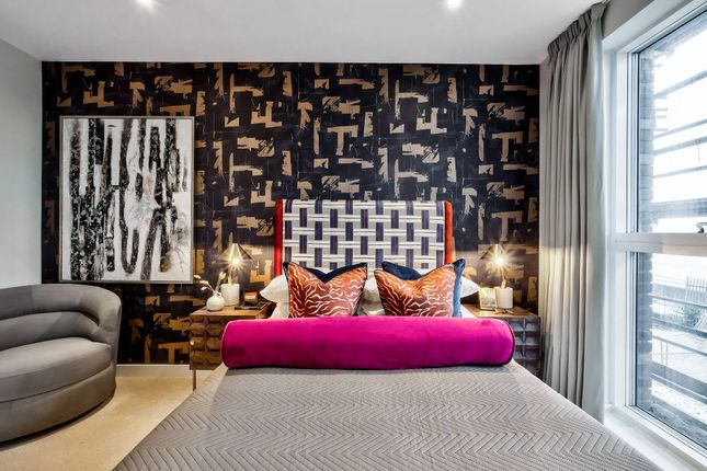1 2-Bed Royal Albert Wharf-15