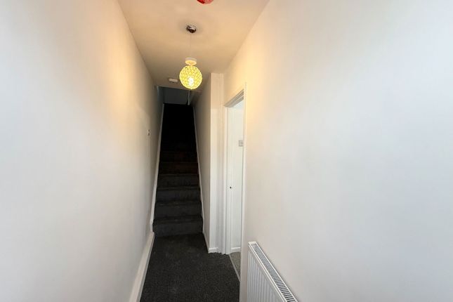 29, Regent Street East, Neath photo 4