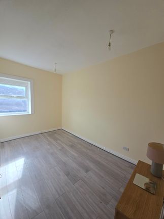 78c Market Street, Hyde photo 5