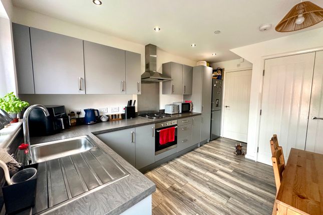 31, Lancaster Drive, Wolverhampton photo 4