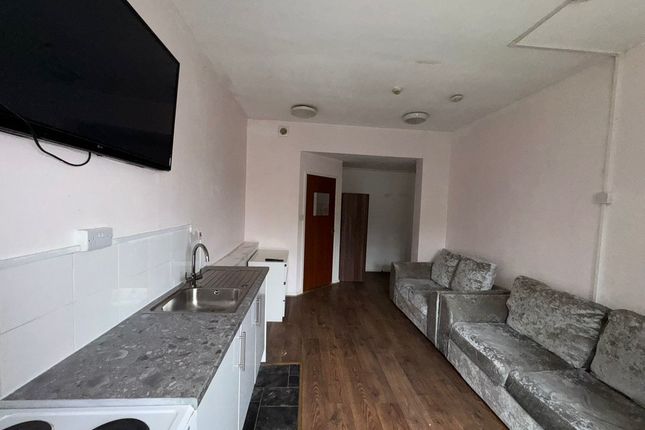 14 Cyprus Road, London photo 2