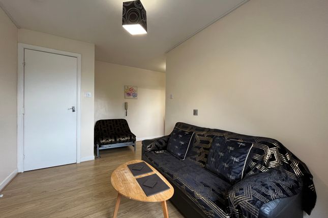 Flat for sale in Cathedral Court, Elgin