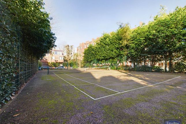 Flat for sale in Lissenden Gardens, Hampstead Heath, London