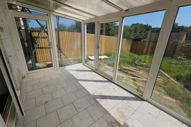 67 Tyle Teg, Clydach, Swansea photo 4