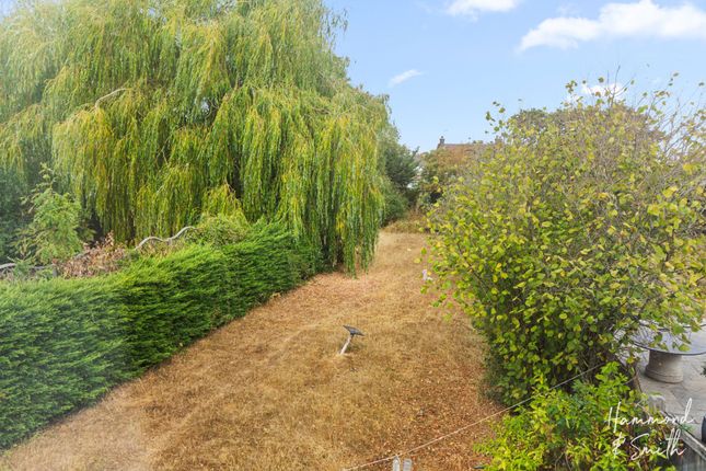 11 Hows Mead, Epping photo 4