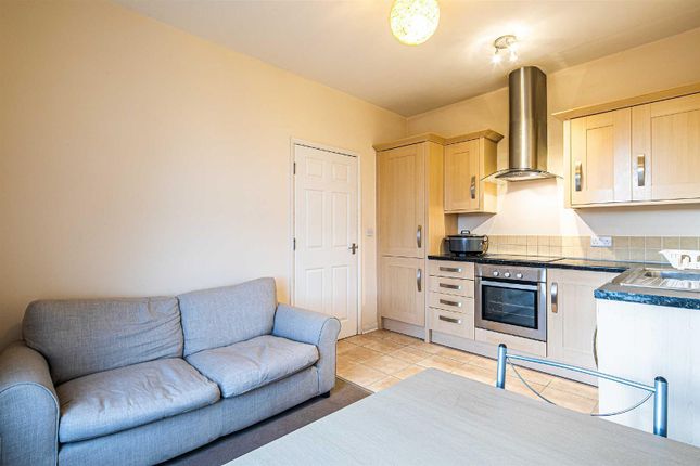 Flat 2, 245 Cemetery Road, Sharrow photo 4