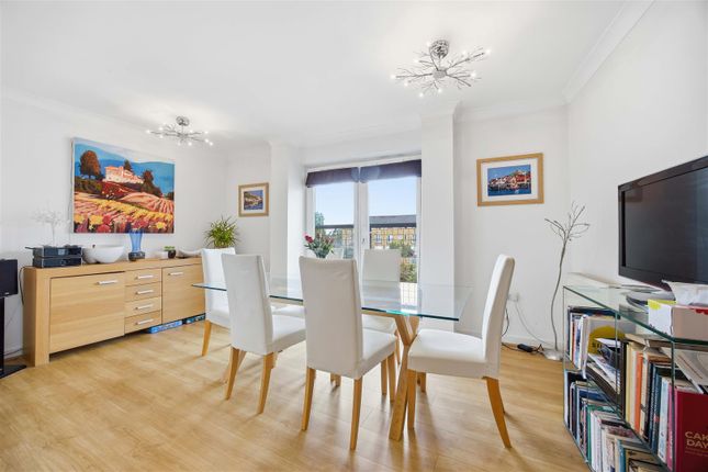 30, Ballinger Way, Hayes photo 4