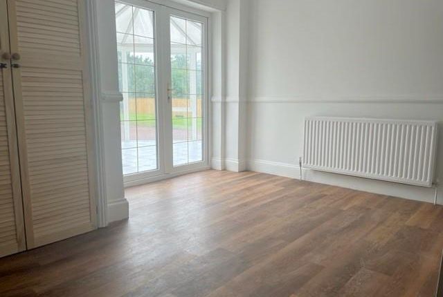 Room to rent in Carsons Road, Mangotsfield, Bristol