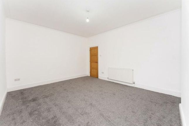 Maisonette to rent in Banks Road, West Kirby, Wirral
