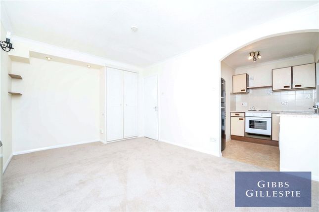 14, Sycamore Court, Hillingdon photo 3