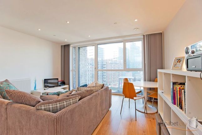 Flat for sale in Sovereign Tower, Canning Town