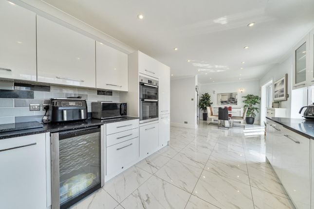 58, The Avenue, Orpington photo 4