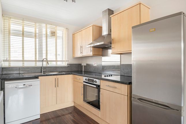 Flat 10, Edward Dodd Court,, Chart Street, London photo 3