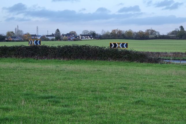 Number 21, A44, Broadwas photo 5