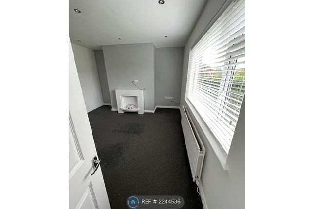 Burns Avenue North, Houghton Le Spring photo 2