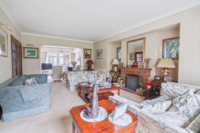 35, Russell Road, Northwood photo 3