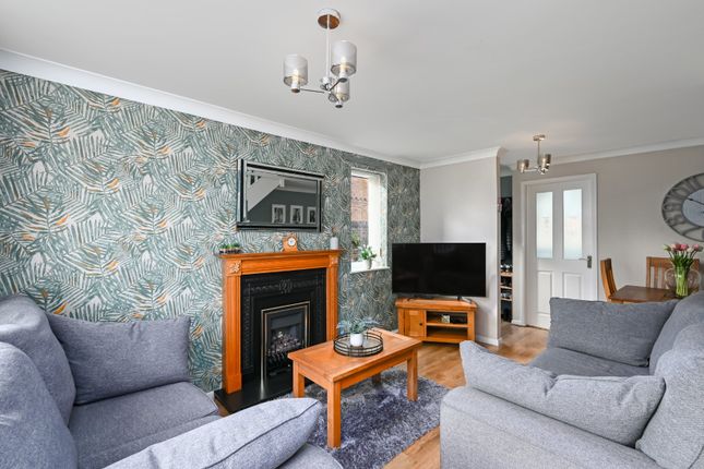 5, Waveney Grove, York photo 4