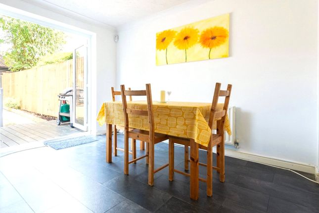 16, Greenfields Place, Dorking photo 4