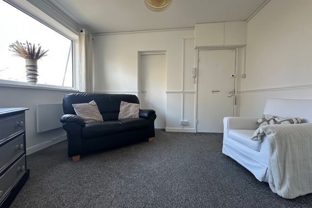 24, Oxhay View, Newcastle under Lyme photo 2