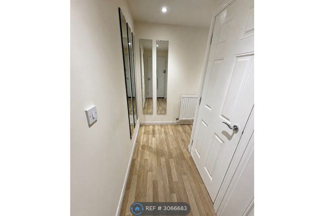 Brunel Crescent, Swindon photo 3