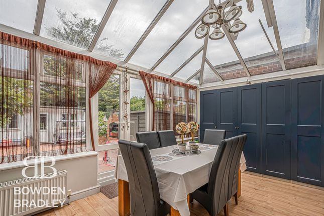 10 Selwyn Avenue, Ilford photo 4