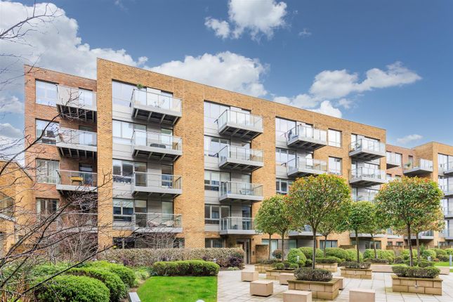 Thumbnail Flat for sale in Cooper Court, Smithfield Square, Hornsey