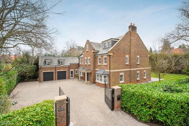 Thumbnail Detached house for sale in Heathfield Avenue, Sunninghill, Ascot