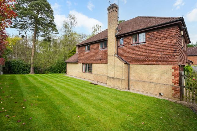 Thumbnail Detached house to rent in Beech Close, Cobham, Surrey
