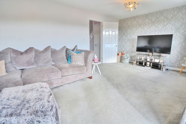 153, Larch Grove, Milton Keynes photo 2