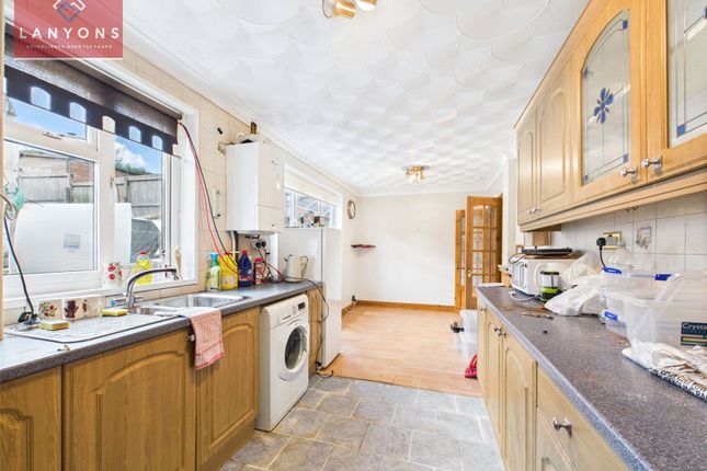 31, Kennard Street, Pentre photo 3