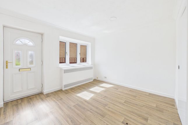 67 Nunburnholme Park, Hull photo 4