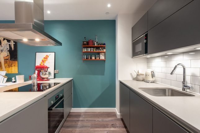 Flat 73, -, Wallis Road, London photo 2