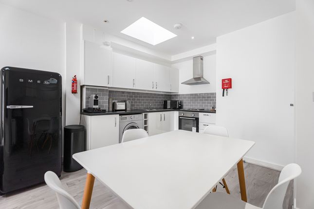 Flat 1, London photo 2