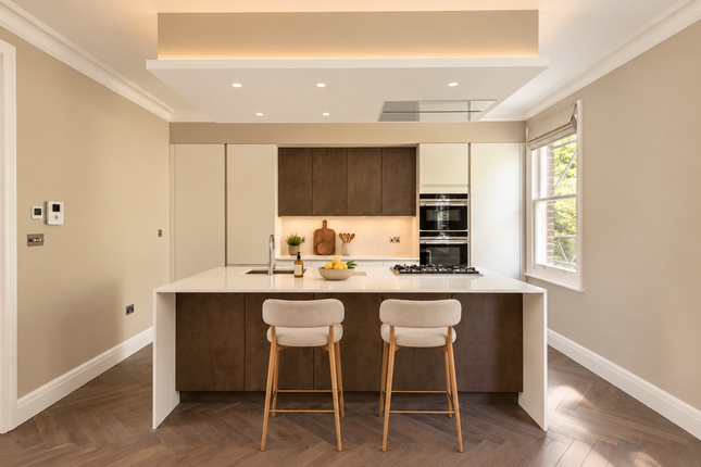 Upper Maisonette, 30 , Primrose Gardens, Belsize Park, London photo 4