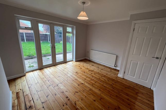 3, Hayes View, Lichfield photo 3