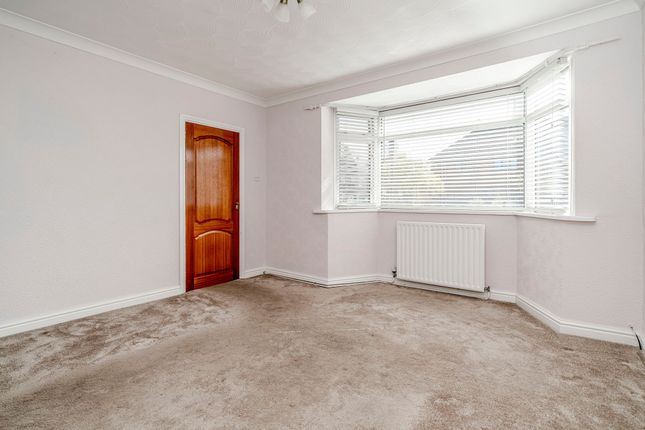 23 Sutton Avenue, Preston photo 4