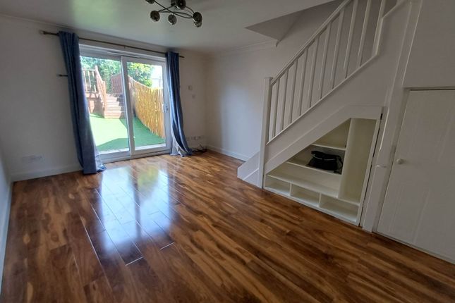 11, Troon Close, London photo 3