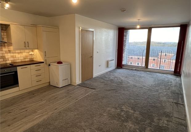 Flat for sale in The Roundhead Building, Newark, Nottinghamshire.
