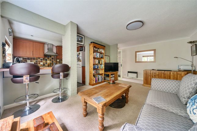 40, The Moorings, Surrey photo 3