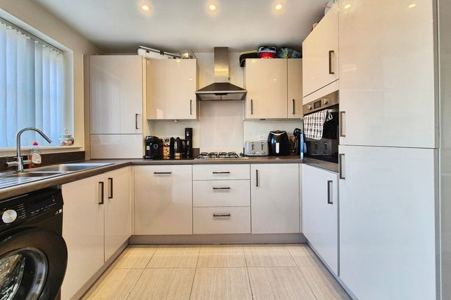 29, Paradise Way, Kidderminster photo 2