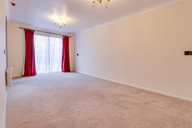 4, Kingswell, 65, Imperial Avenue, Westcliff-on-Sea photo 2