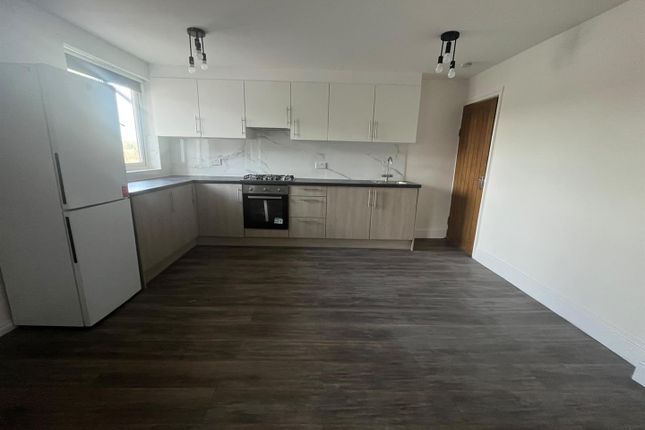 1A Meadow Close, Enfield photo 3