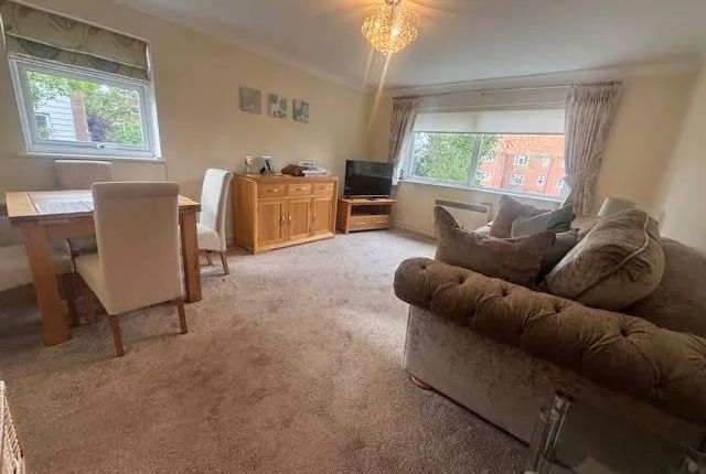 Flat 6, 8 Shirley Road, Wallington photo 4