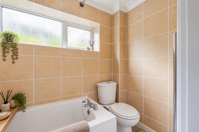 7,7, Davnic Close Pontypridd Street, Barry photo 5