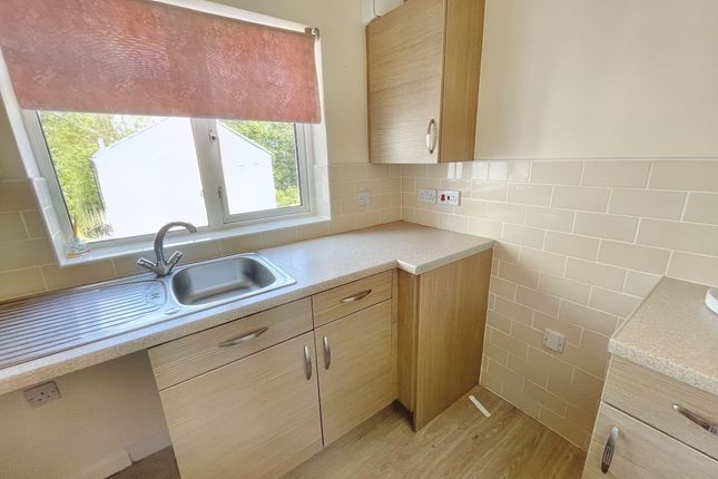Flat to rent in Hanover Court, Durham