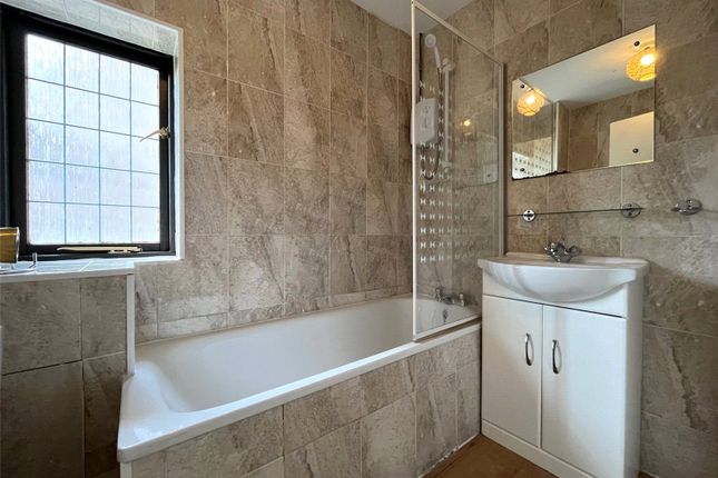 17, Felbrigg Close, Luton photo 2