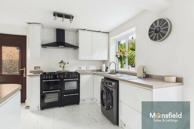 33, Lime Avenue, Sutton-in-ashfield photo 3