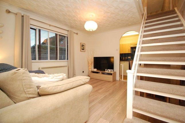 19, Mansard Close, Essex photo 2